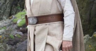 Mark Hamill as Luke Skywalke